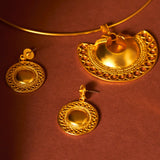 Gold jewellery made by hand in Colombia